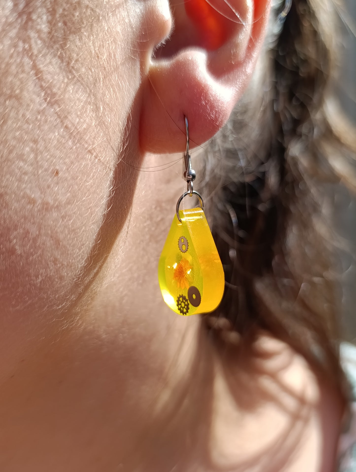 boucles d'oreilles jaune steampunk