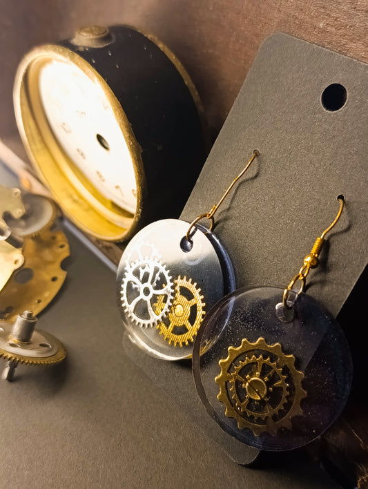 boucles d'oreille steampunk noires et dorées